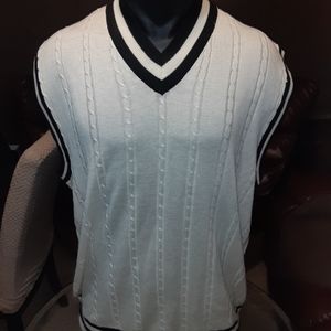 V-NECK VEST